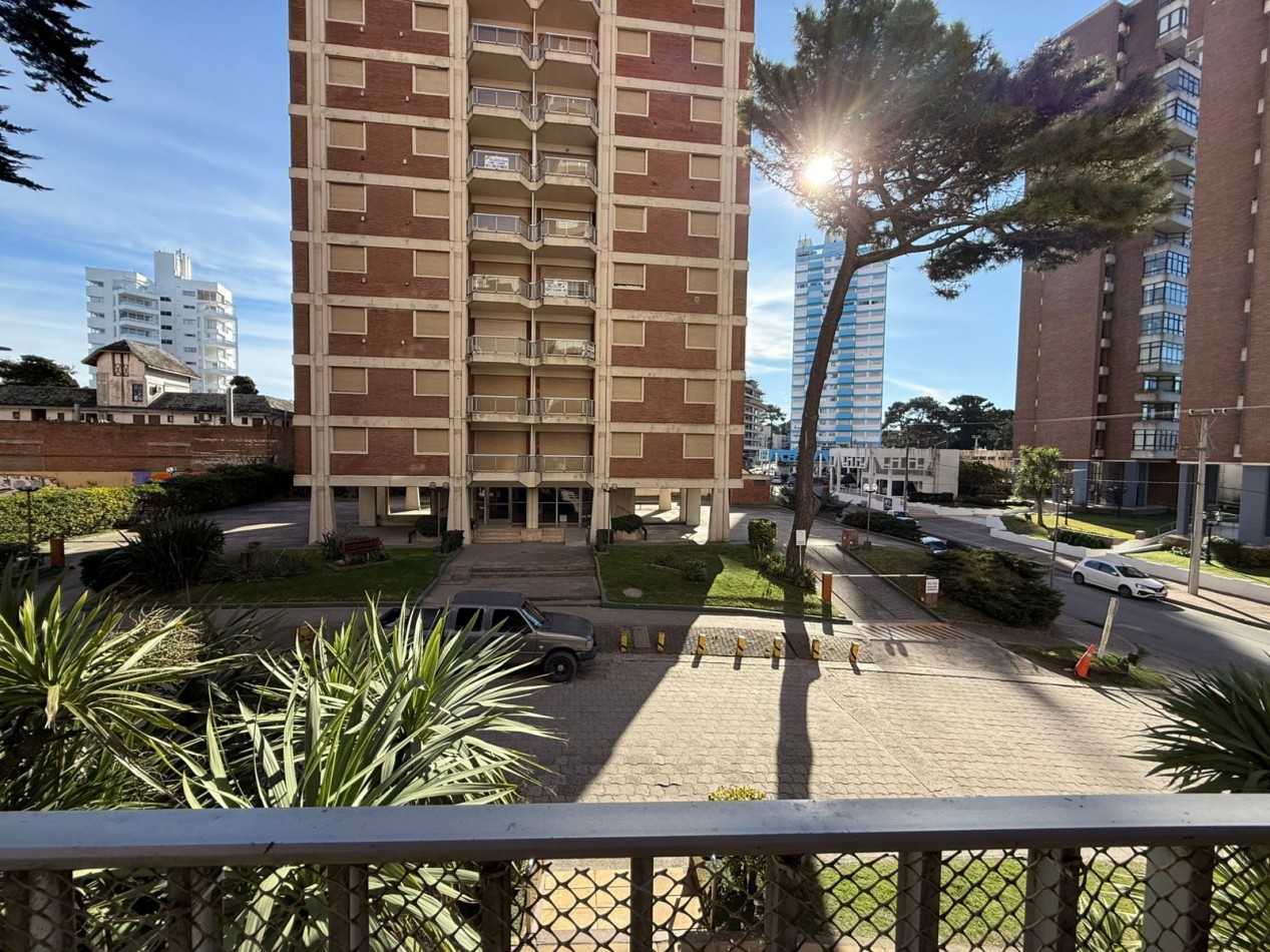 DEPARTAMENTO DOS AMBIENTES EN VENTA - PINAMAR CENTRO