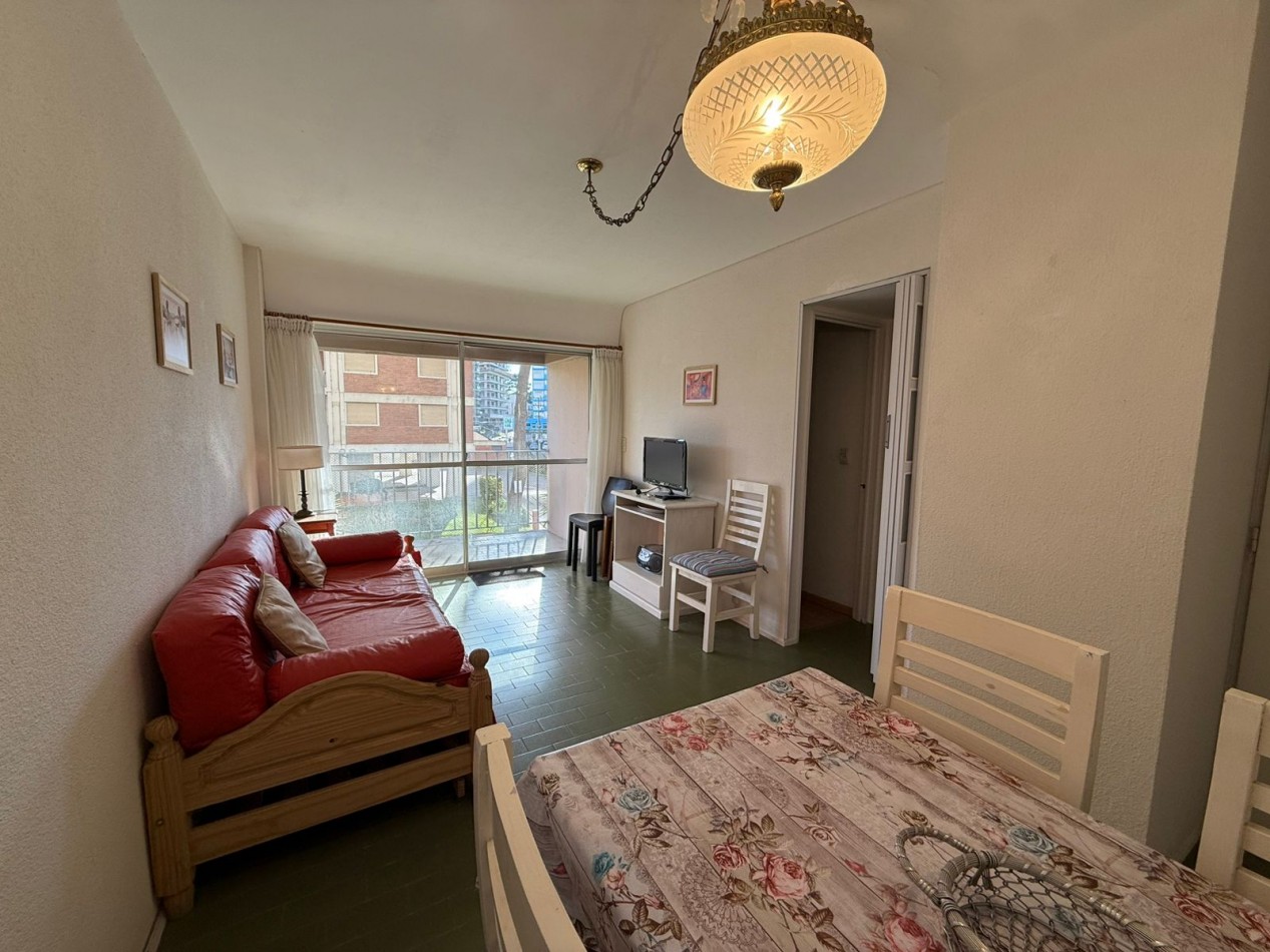 DEPARTAMENTO DOS AMBIENTES EN VENTA - PINAMAR CENTRO
