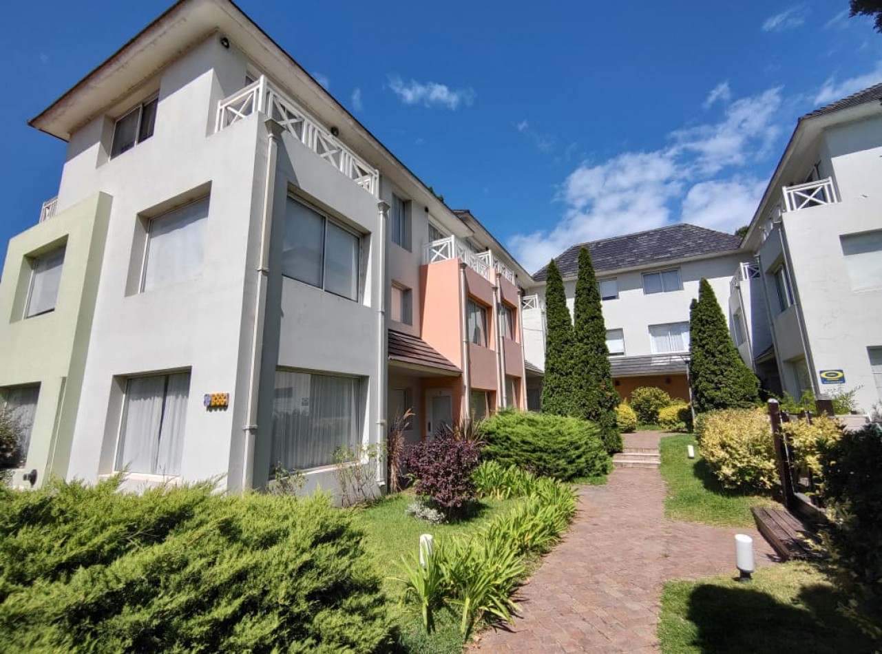 DUPLEX CUATRO AMBIENTES EN ALQUILER ANUAL - PINAMAR CENTRO 