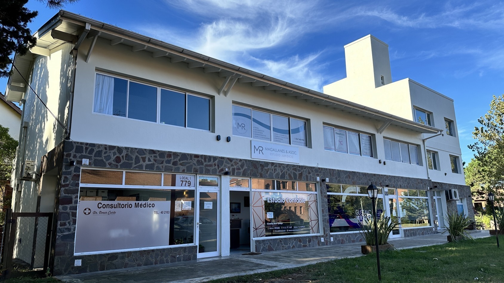 Oficina con cochera en el centro de Pinamar 