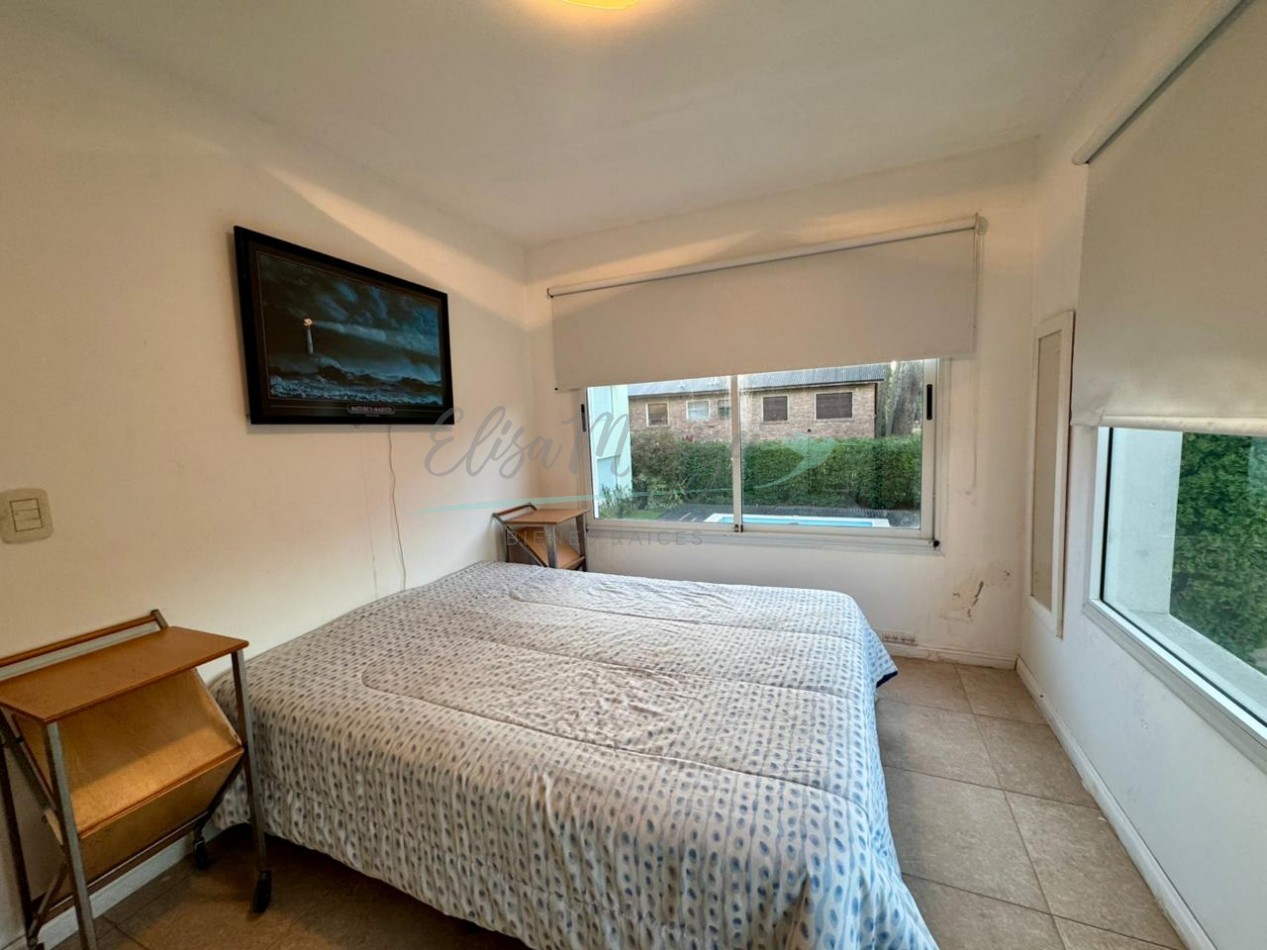 DUPLEX CUATRO AMBIENTES EN ALQUILER ANUAL - PINAMAR CENTRO 