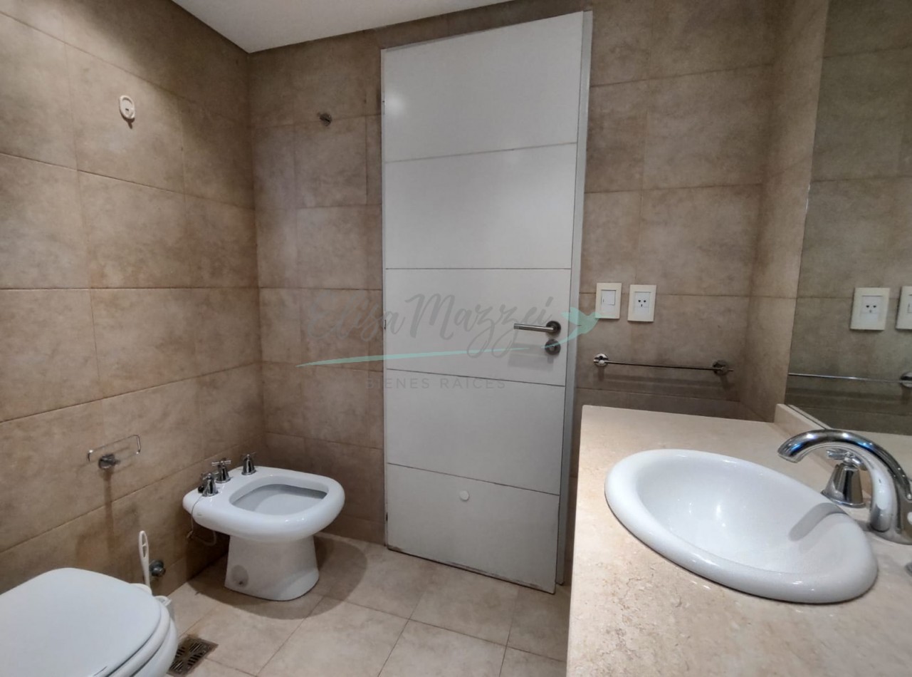 DEPARTAMENTO EN VENTA FRENTE AL MAR - PINAMAR