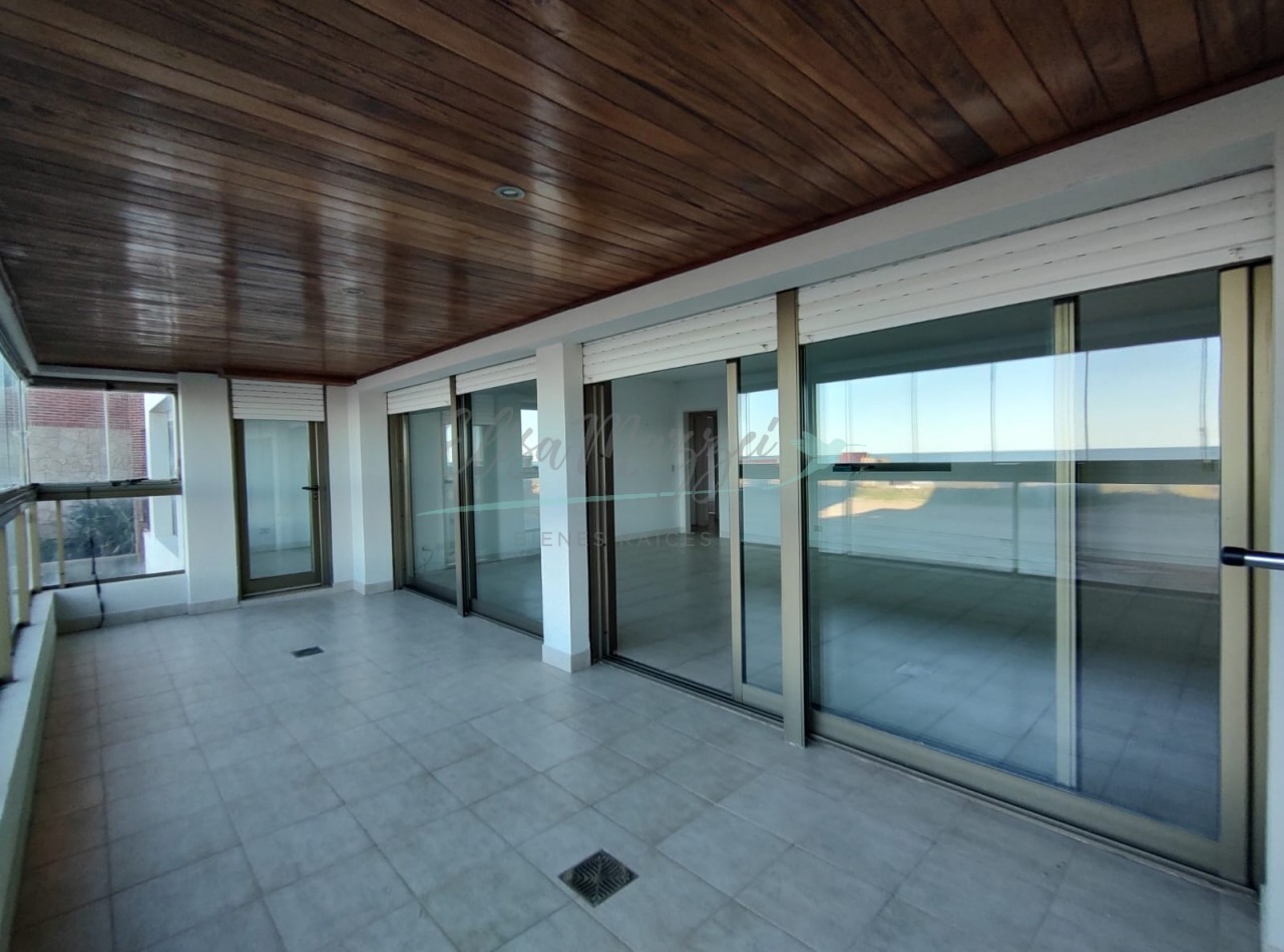 DEPARTAMENTO EN VENTA FRENTE AL MAR - PINAMAR