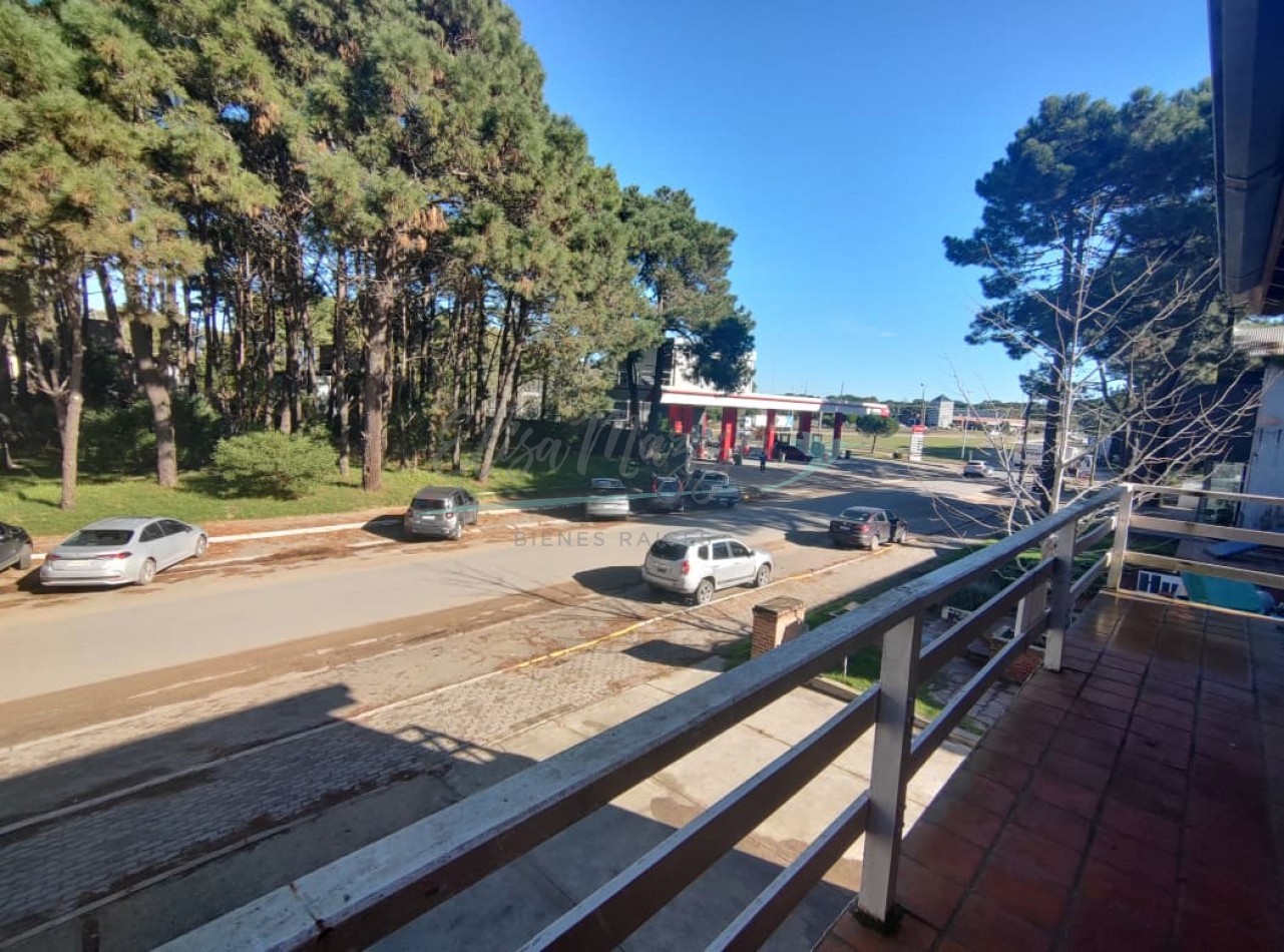 DEPARTAMENTO TRES AMBIENTES EN ALQUILER ANUAL - PINAMAR CENTRO