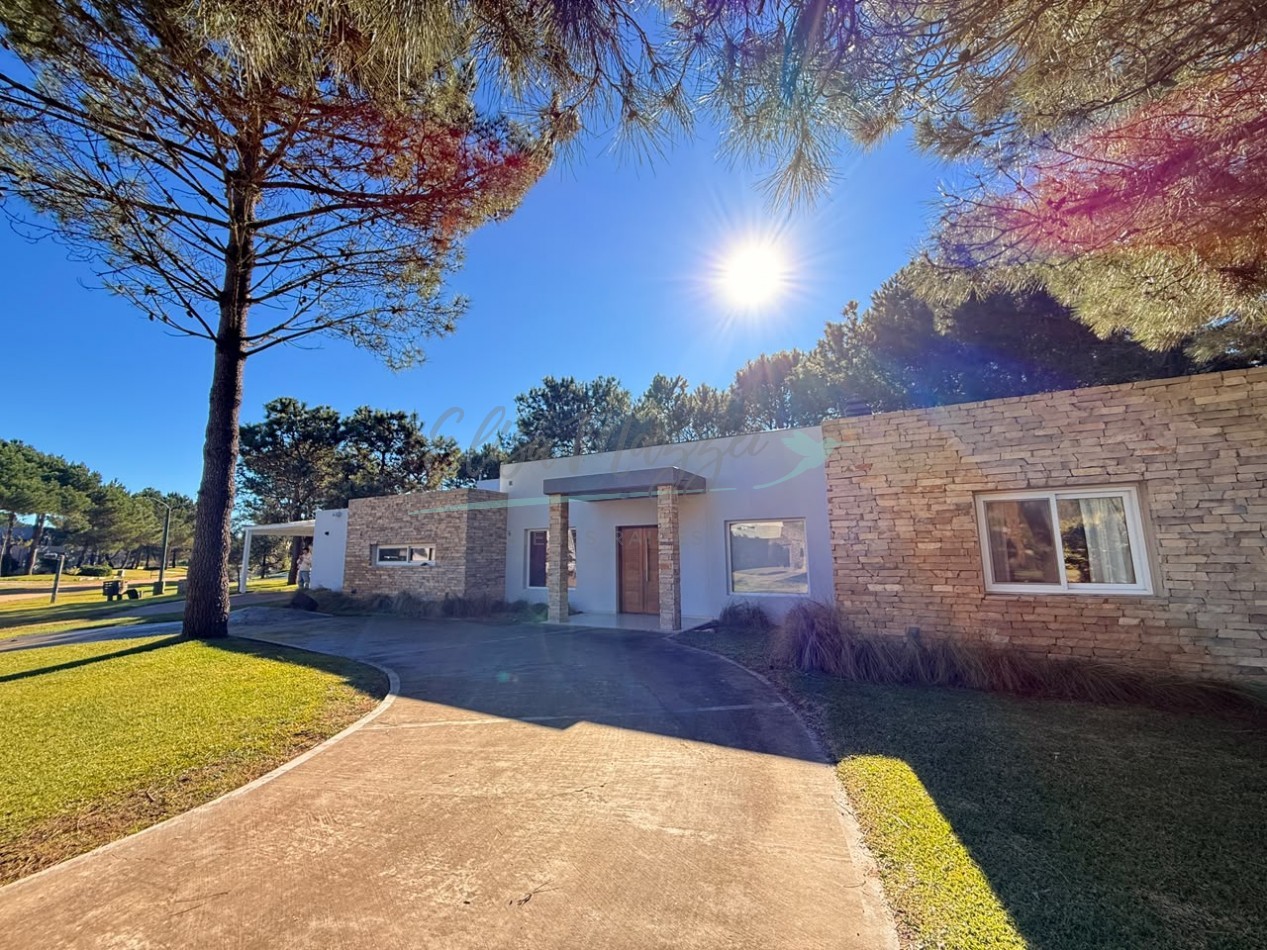 CASA EN ALQUILER ANUAL - LA HERRADURA PINAMAR