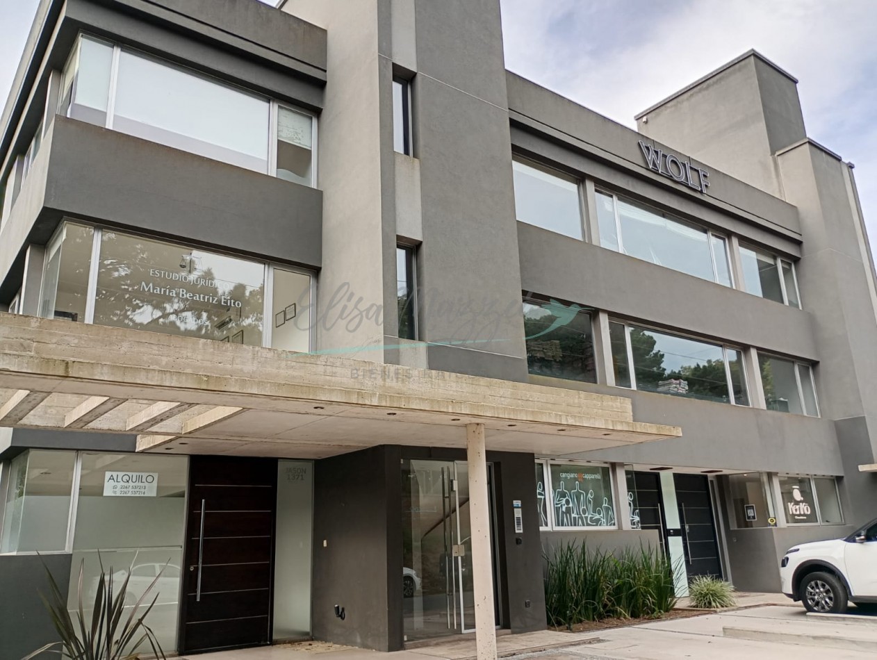 LOCAL EN ALQUILER - PINAMAR CENTRO