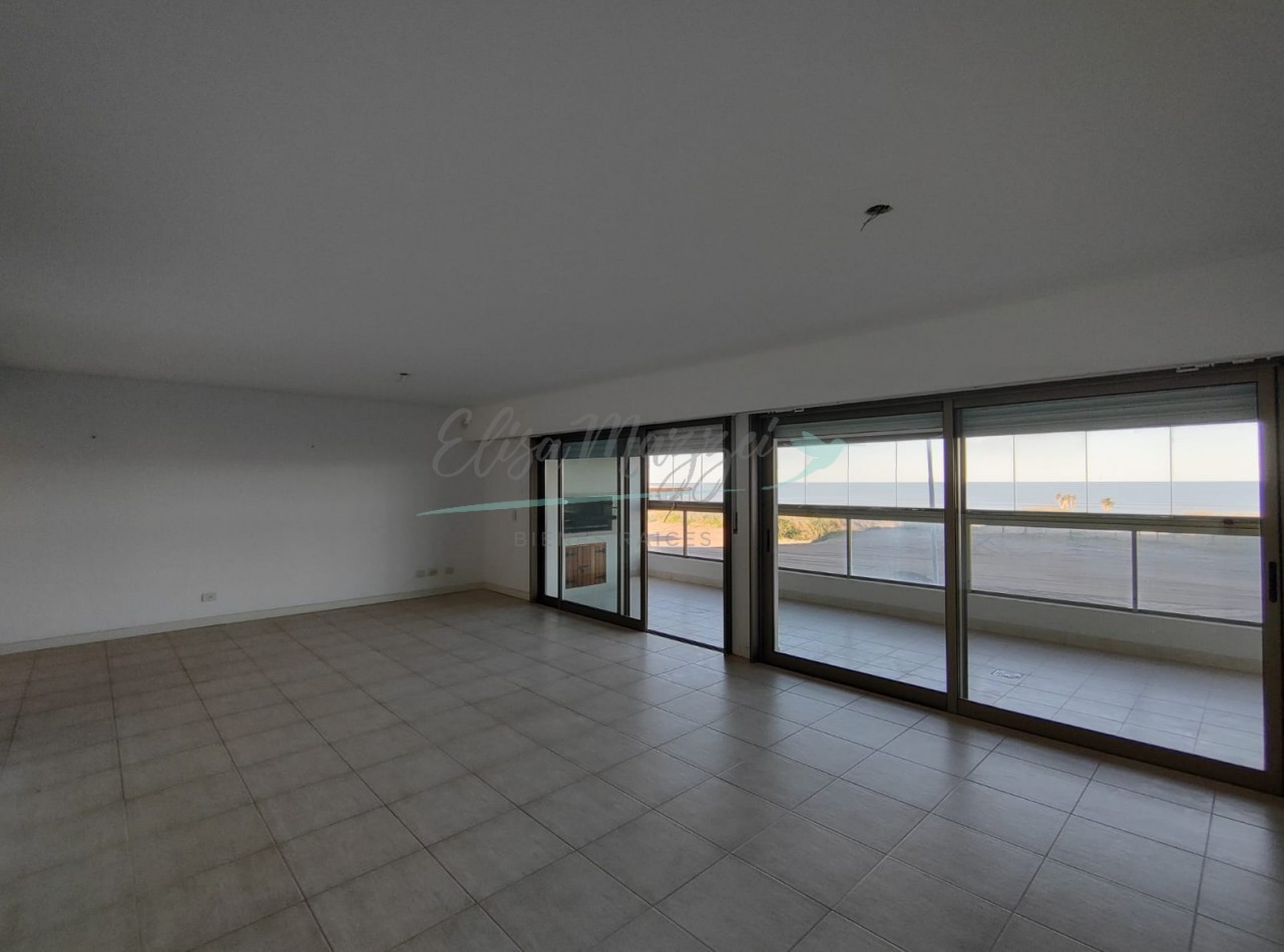 DEPARTAMENTO EN VENTA FRENTE AL MAR - PINAMAR