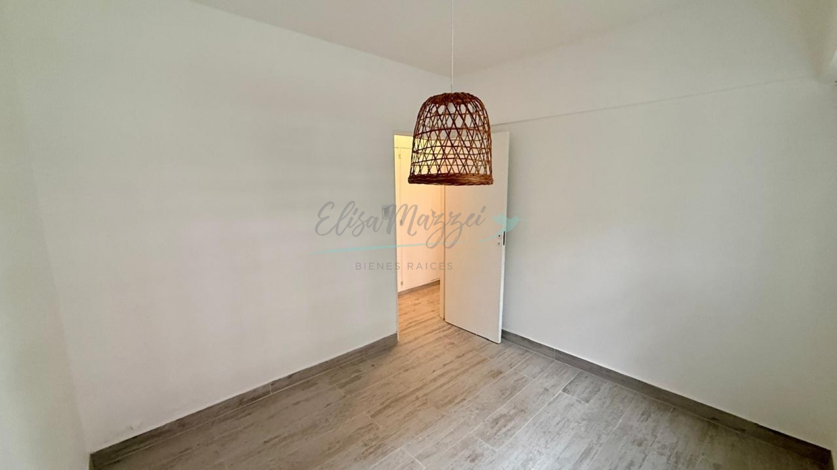 DEPARTAMENTO DOS AMBIENTES EN VENTA - A METROS DEL MAR - PINAMAR