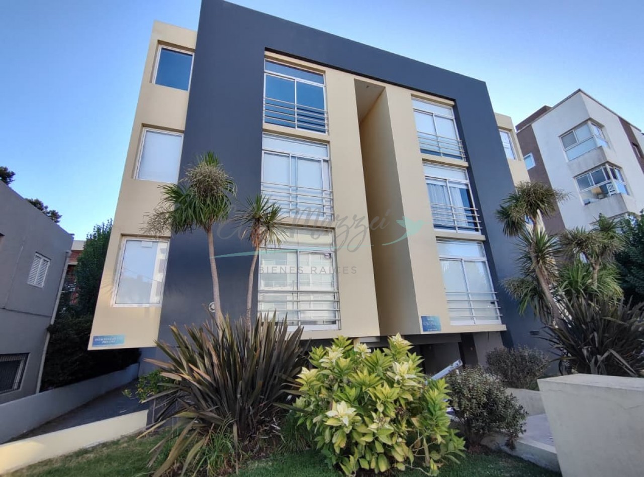 DEPARTAMENTO TRES AMBIENTES A METROS DEL MAR - EN VENTA - PINAMAR