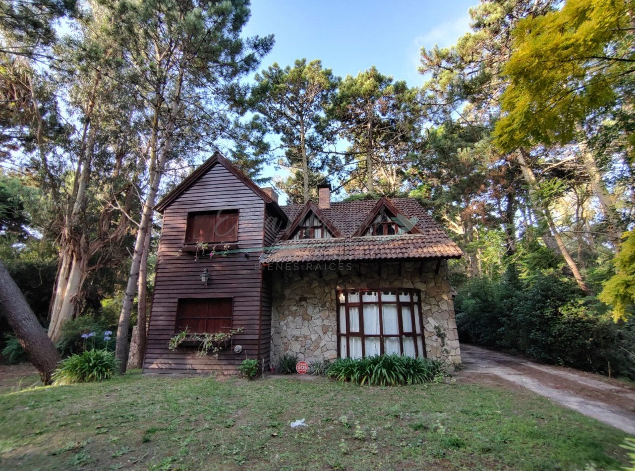 CASA EN VENTA - VALERIA DEL MAR