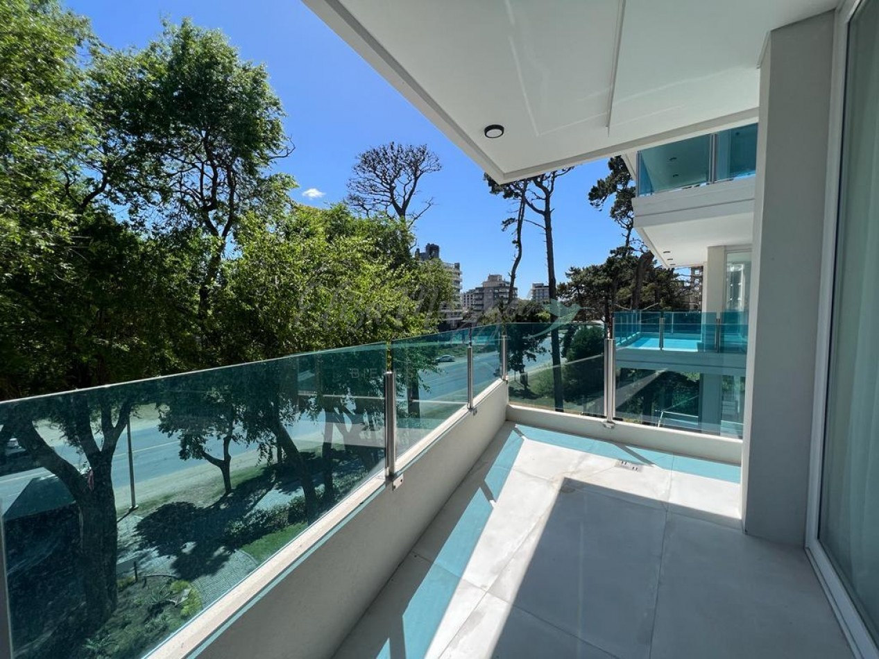 DEPARTAMENTO DOS AMBIENTES EN VENTA - PINAMAR