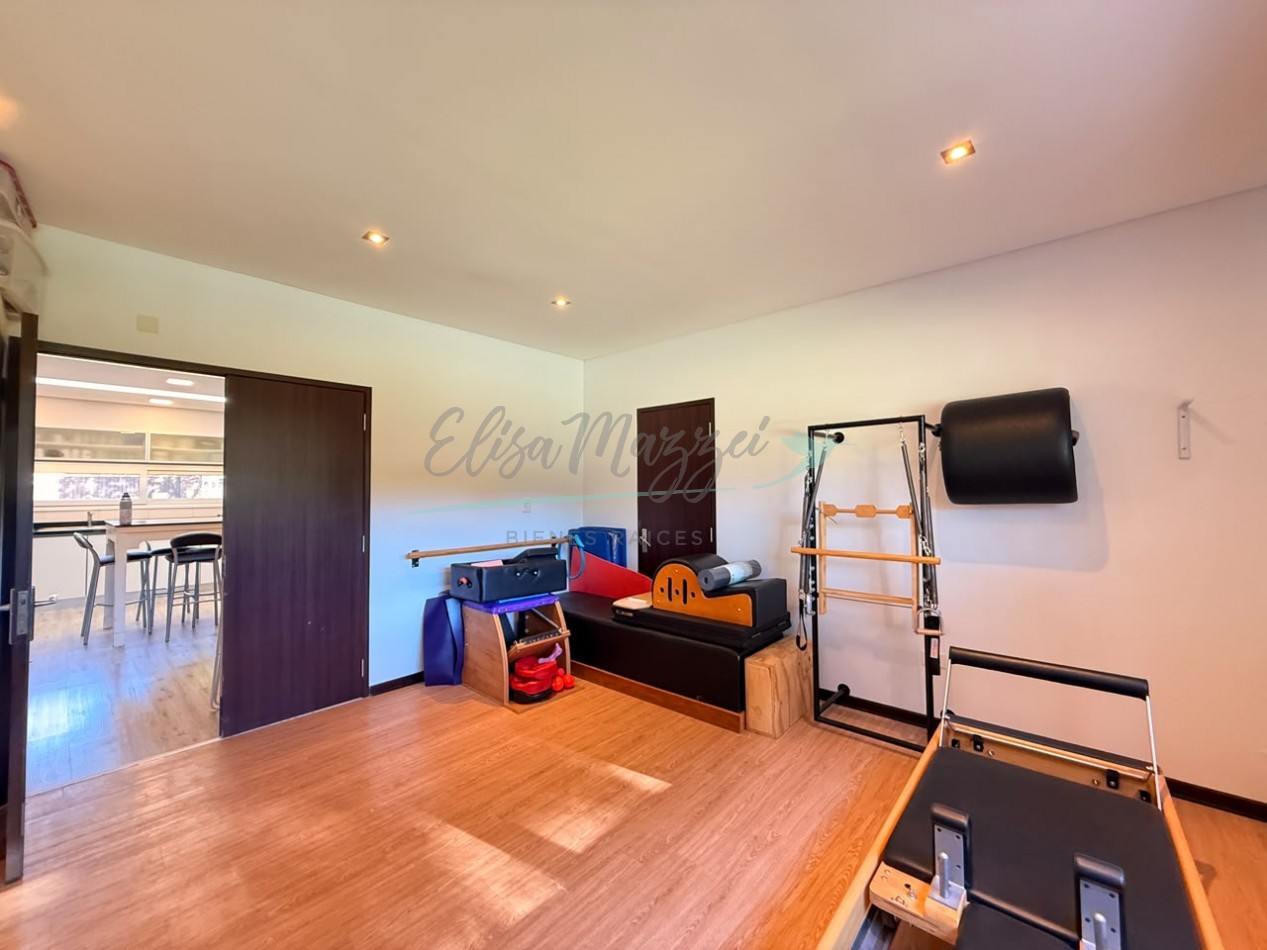 CASA EN ALQUILER ANUAL - LA HERRADURA PINAMAR