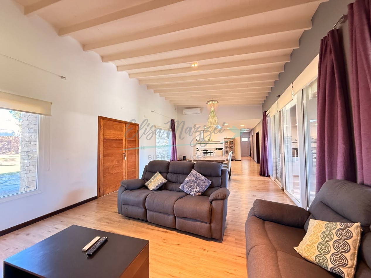 CASA EN ALQUILER ANUAL - LA HERRADURA PINAMAR