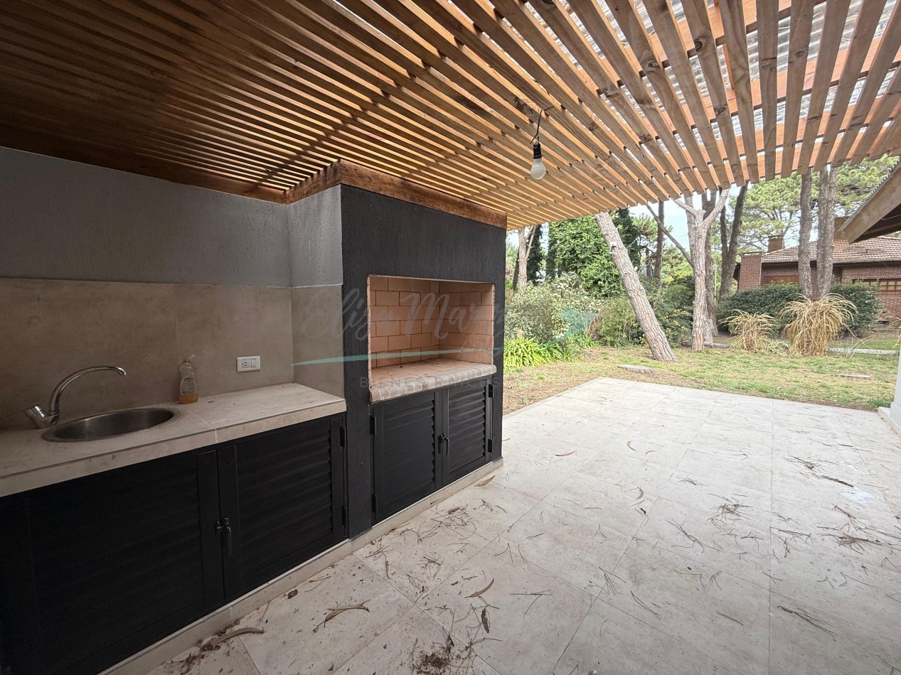 CASA A ESTRENAR EN VENTA - PINAMAR