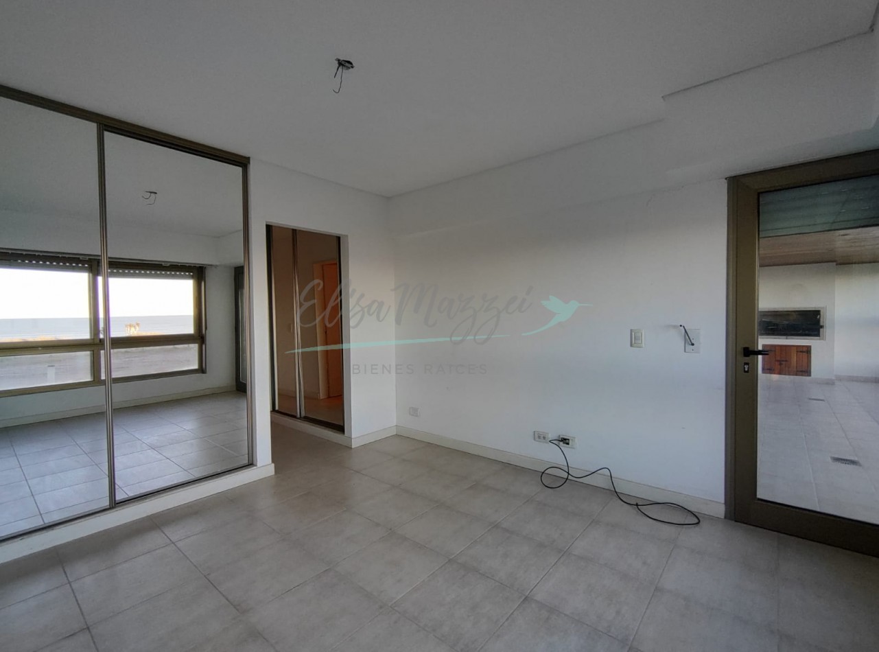 DEPARTAMENTO EN VENTA FRENTE AL MAR - PINAMAR