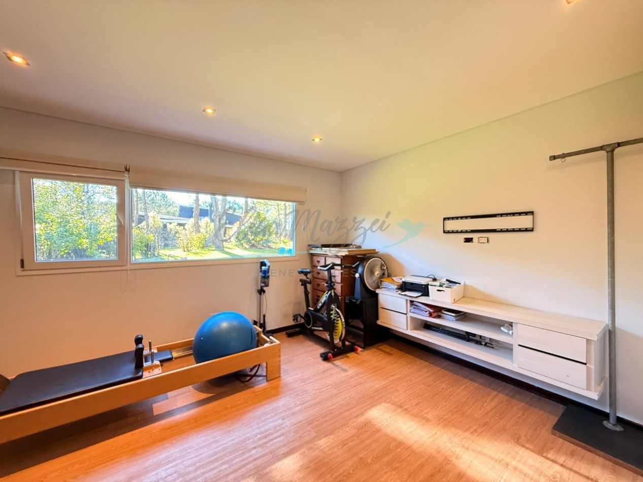 CASA EN ALQUILER ANUAL - LA HERRADURA PINAMAR