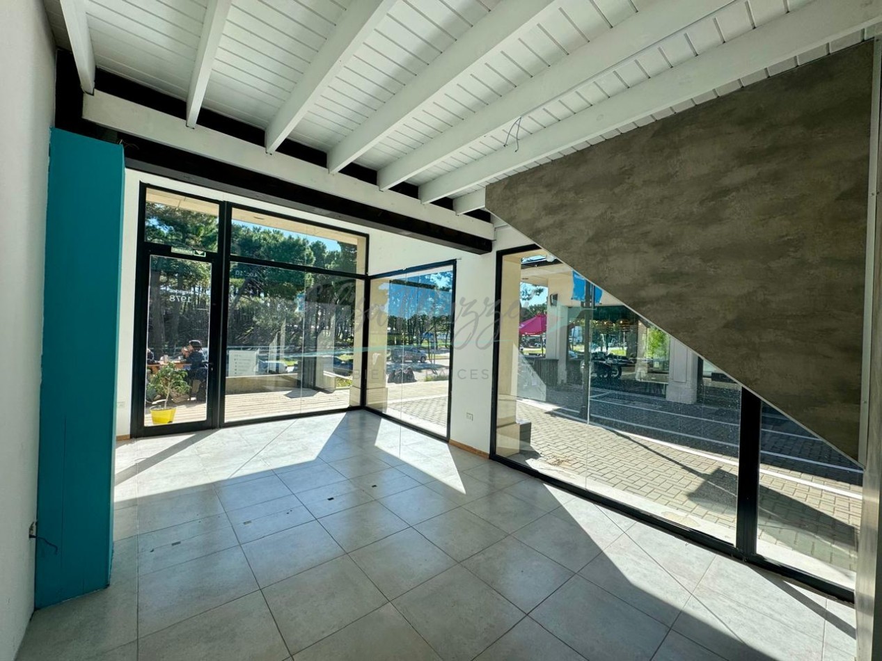 LOCAL COMERCIAL EN ALQUILER - PINAMAR