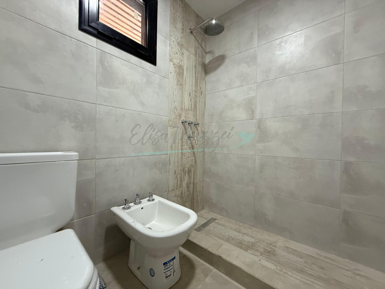 CASA A ESTRENAR EN VENTA - PINAMAR