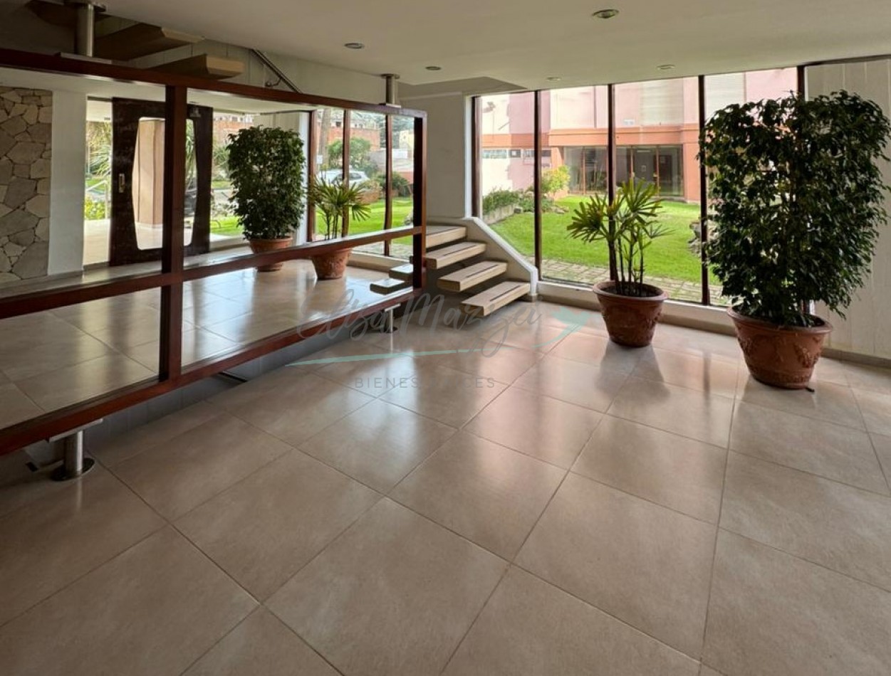 DEPARTAMENTO DOS AMBIENTES EN VENTA - PINAMAR CENTRO