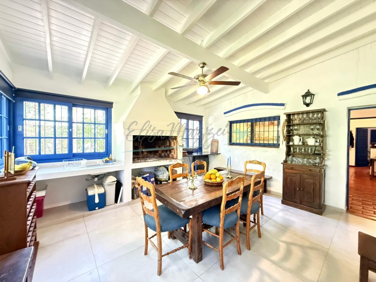 CASA EN VENTA - PINAMAR