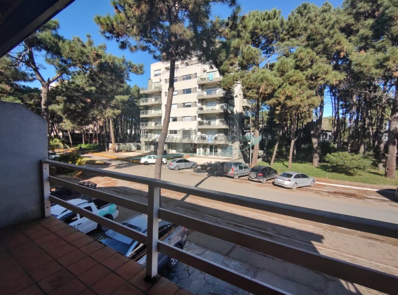 DEPARTAMENTO TRES AMBIENTES EN ALQUILER ANUAL - PINAMAR CENTRO