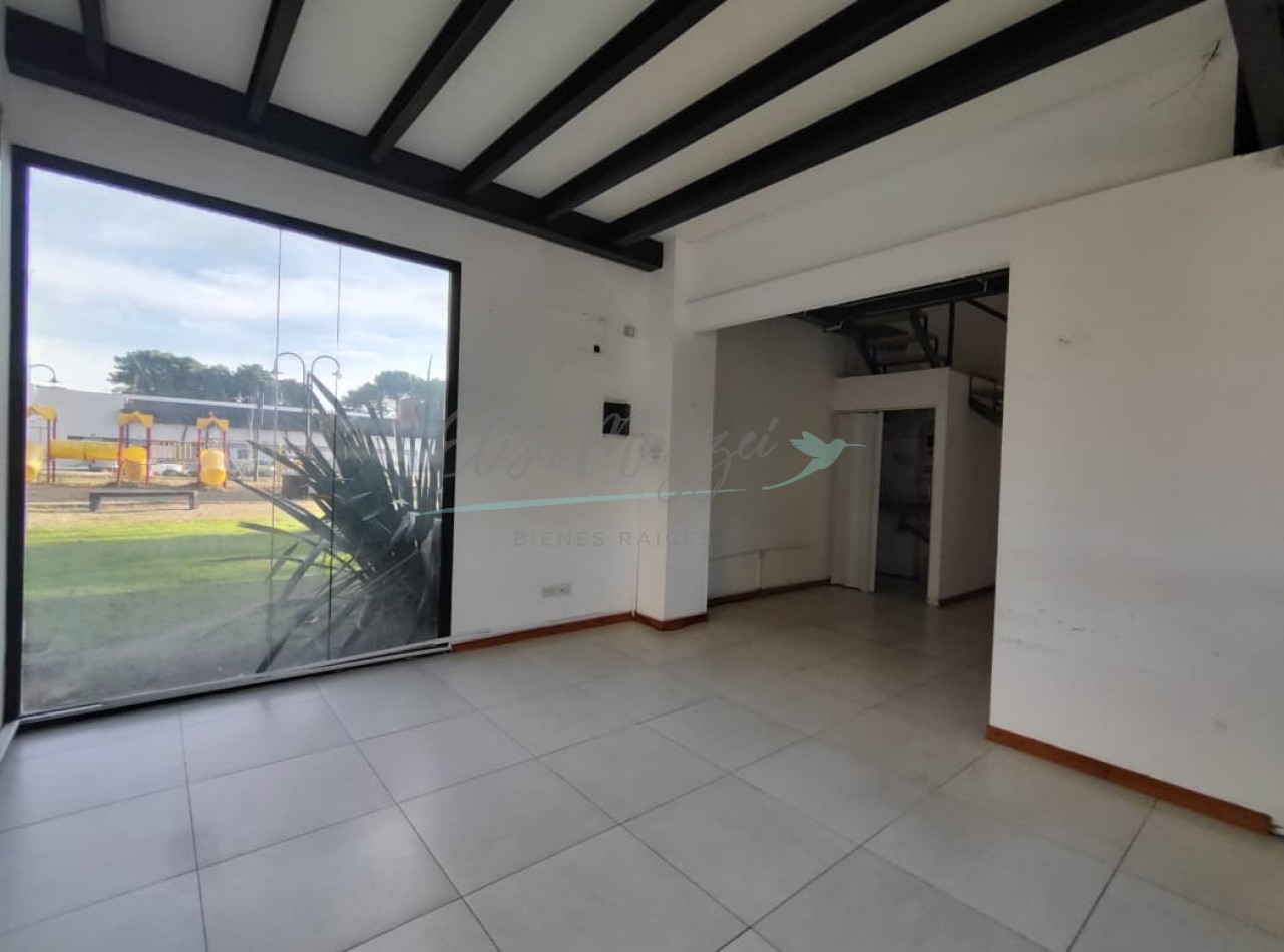 LOCAL EN ALQUILER - PINAMAR