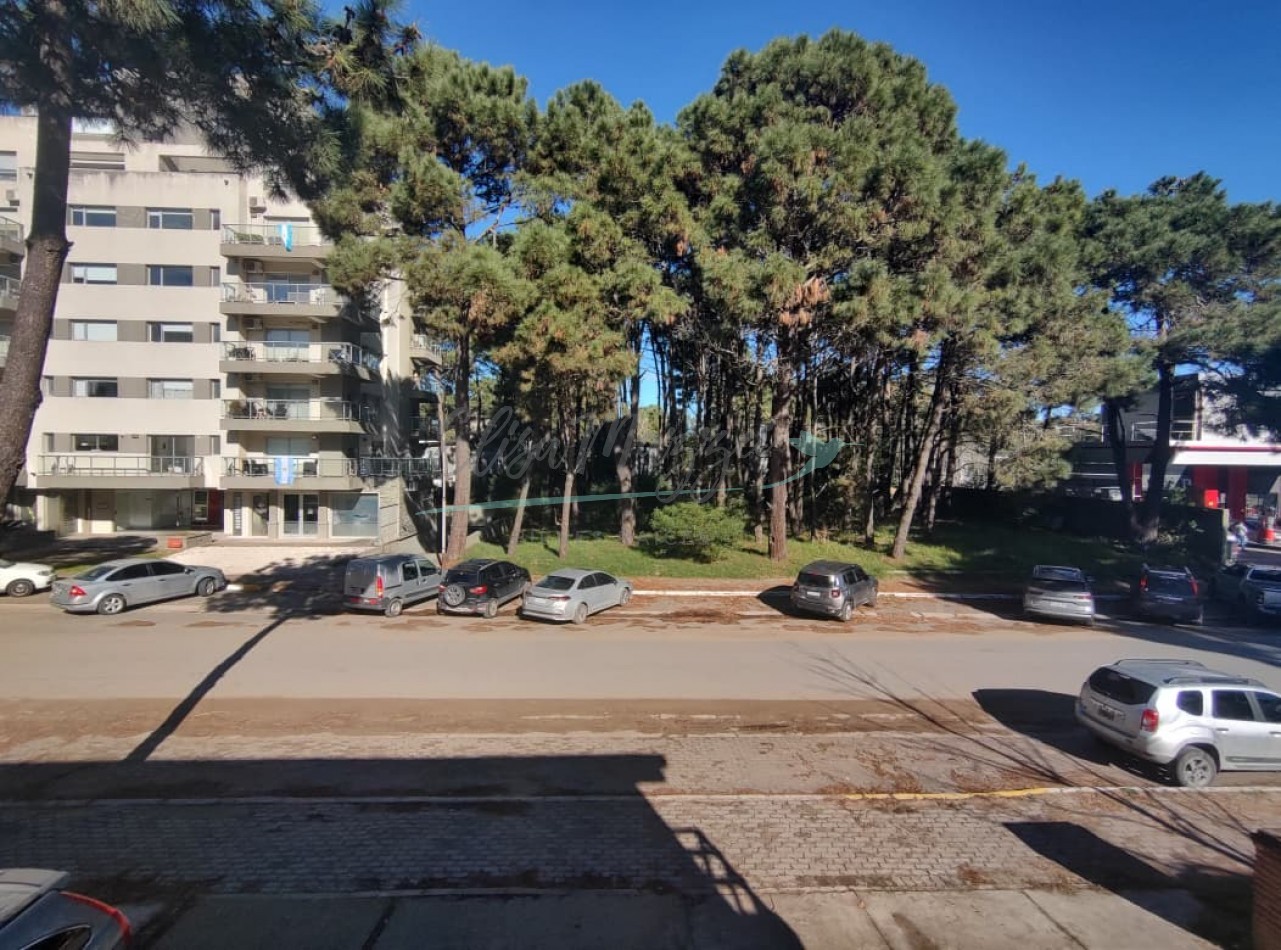 DEPARTAMENTO TRES AMBIENTES EN ALQUILER ANUAL - PINAMAR CENTRO