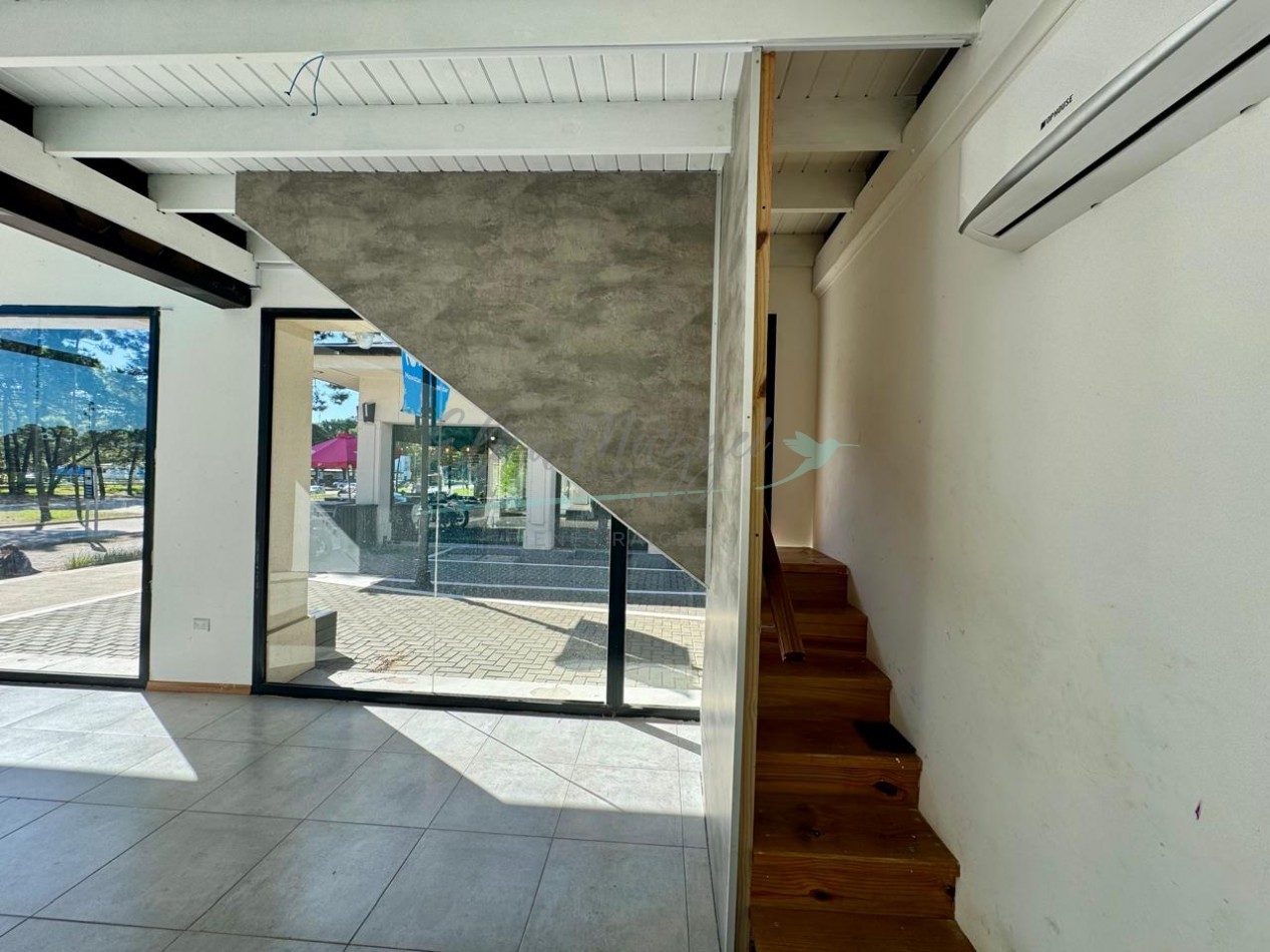 LOCAL COMERCIAL EN ALQUILER - PINAMAR