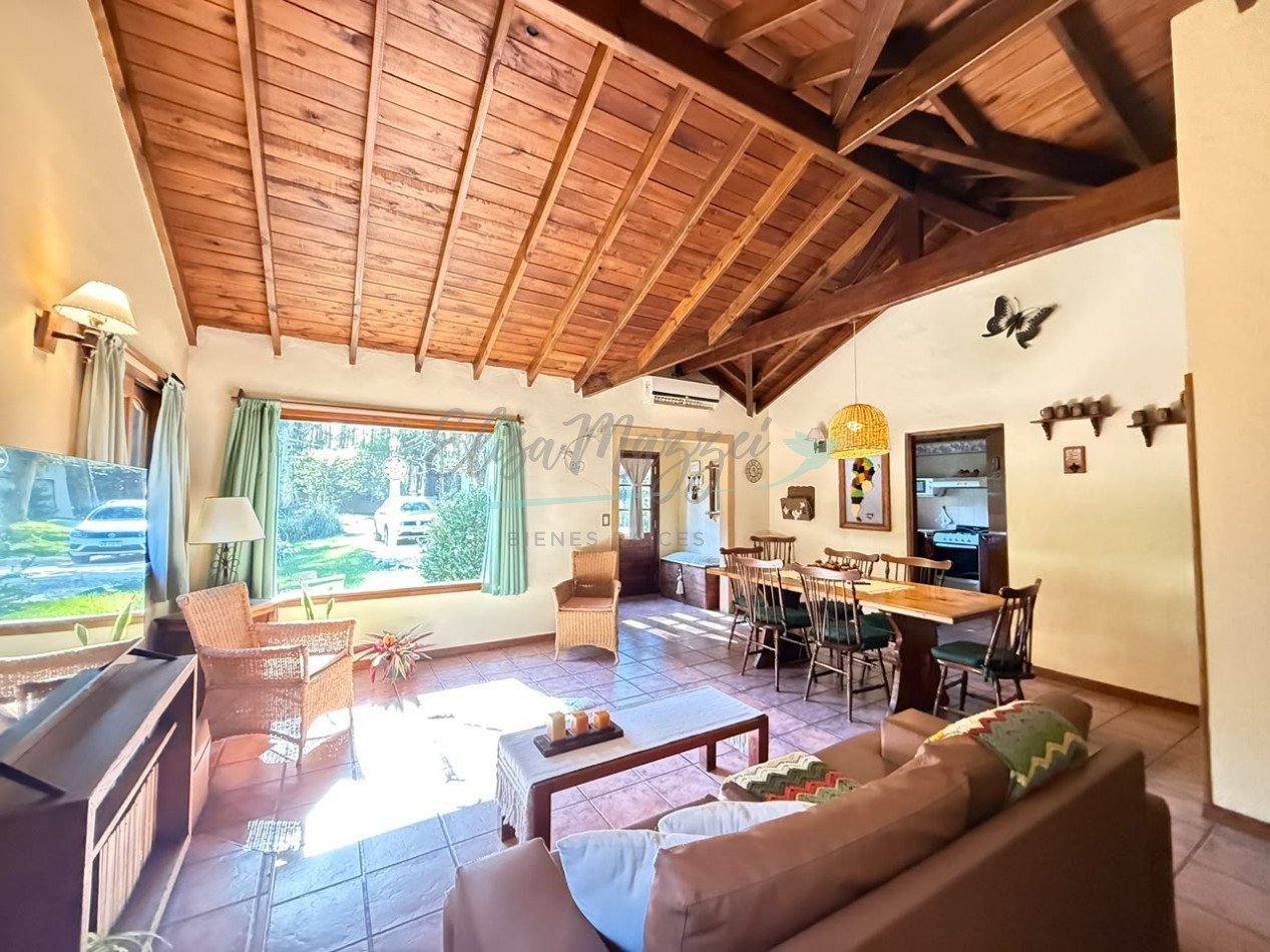 CASA EN VENTA - MAR DE LAS PAMPAS