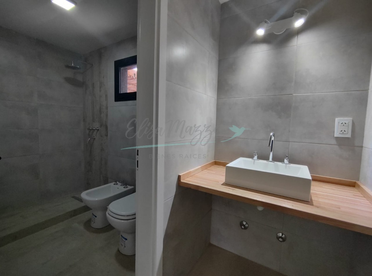 CASA A ESTRENAR EN VENTA - PINAMAR