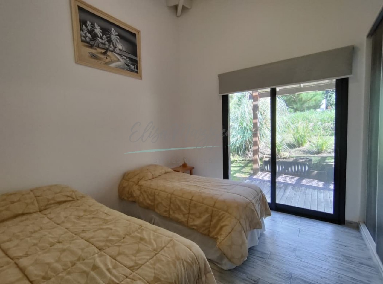 CASA EN VENTA - COSTA ESMERALDA 