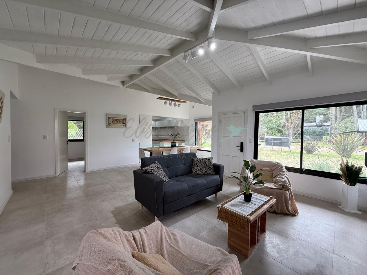 CASA A ESTRENAR EN VENTA - PINAMAR