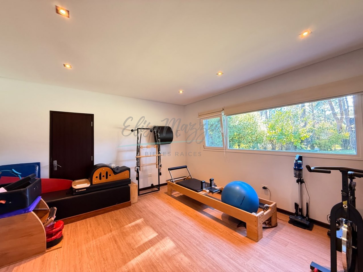 CASA EN ALQUILER ANUAL - LA HERRADURA PINAMAR