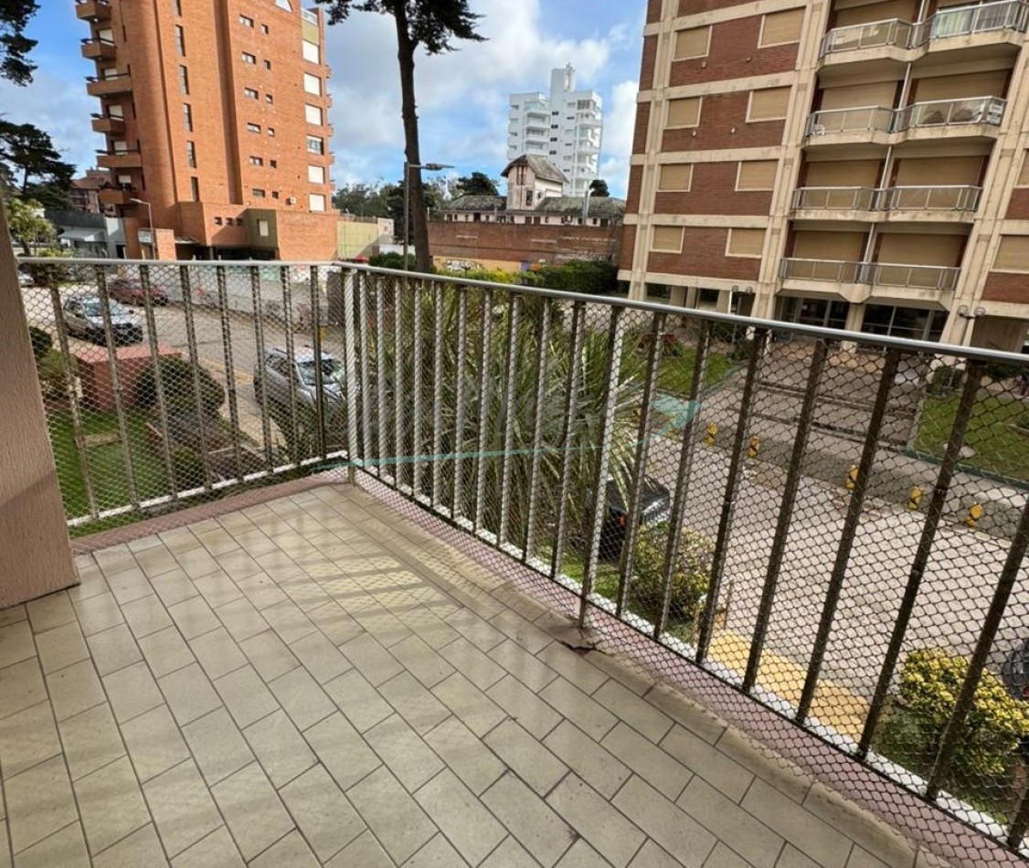 DEPARTAMENTO DOS AMBIENTES EN VENTA - PINAMAR CENTRO