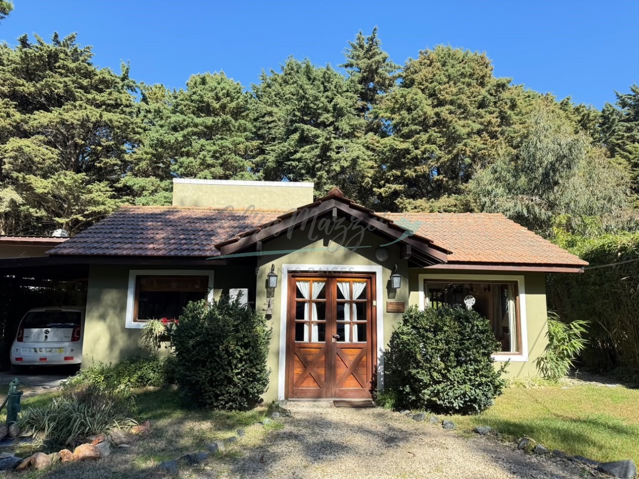 CASA EN VENTA - MAR DE LAS PAMPAS