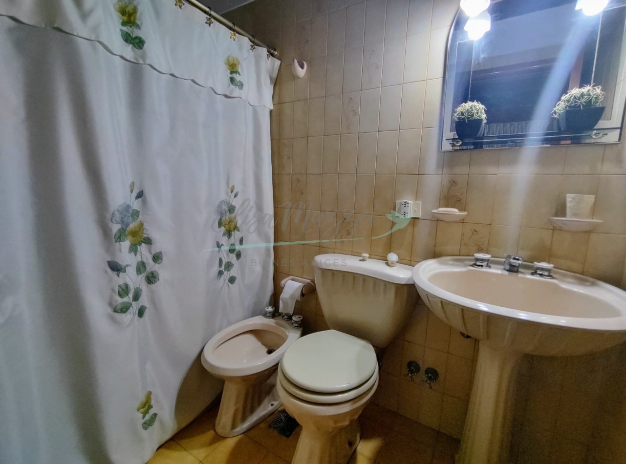 CASA EN VENTA - PINAMAR CENTRO