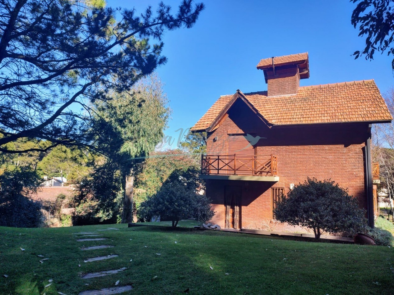 CASA EN VENTA - PINAMAR CENTRO