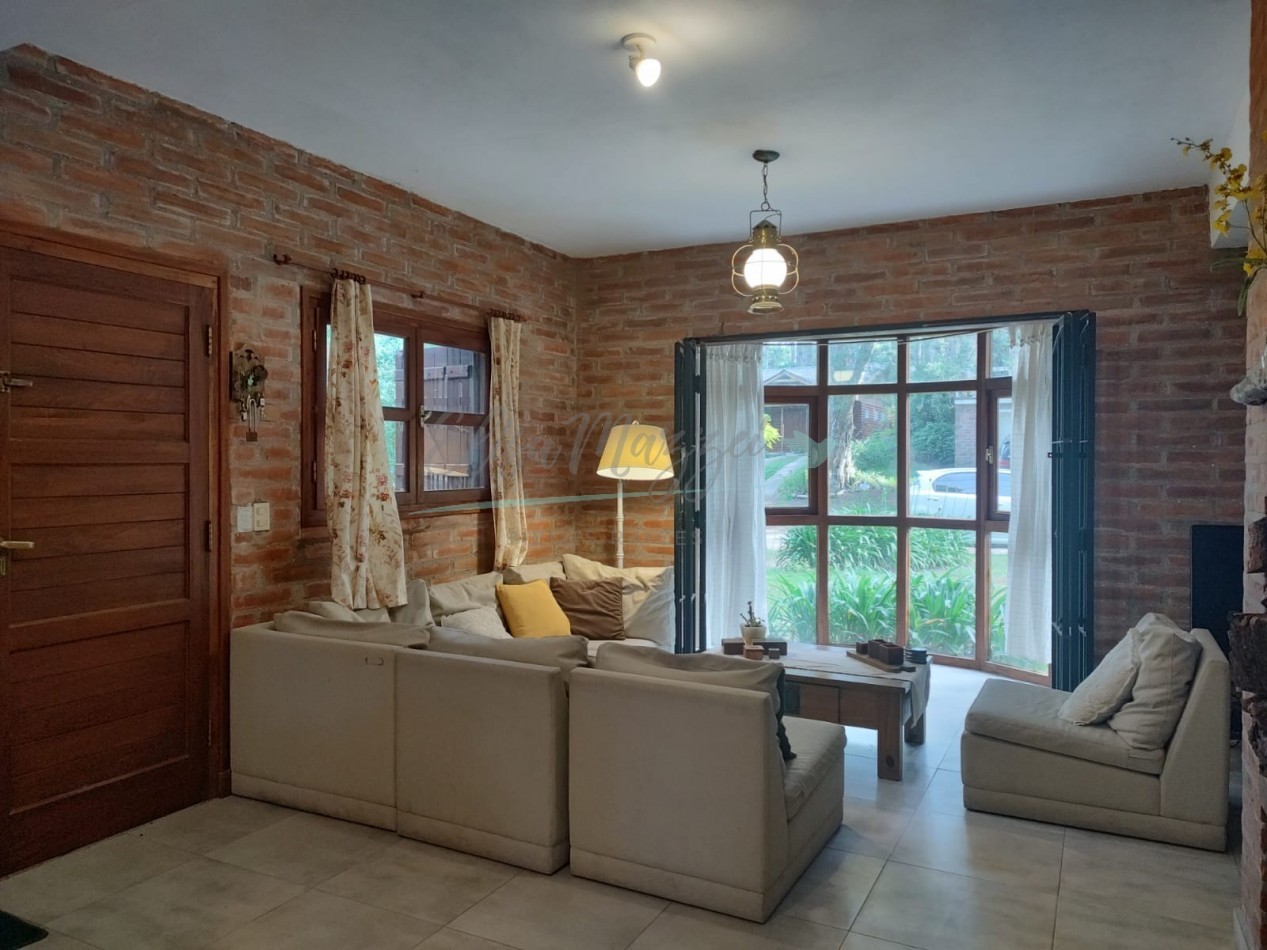 CASA EN VENTA - VALERIA DEL MAR