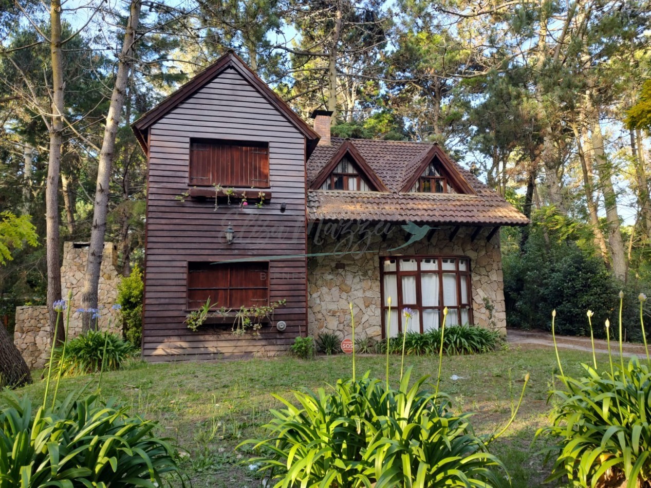 CASA EN VENTA - VALERIA DEL MAR