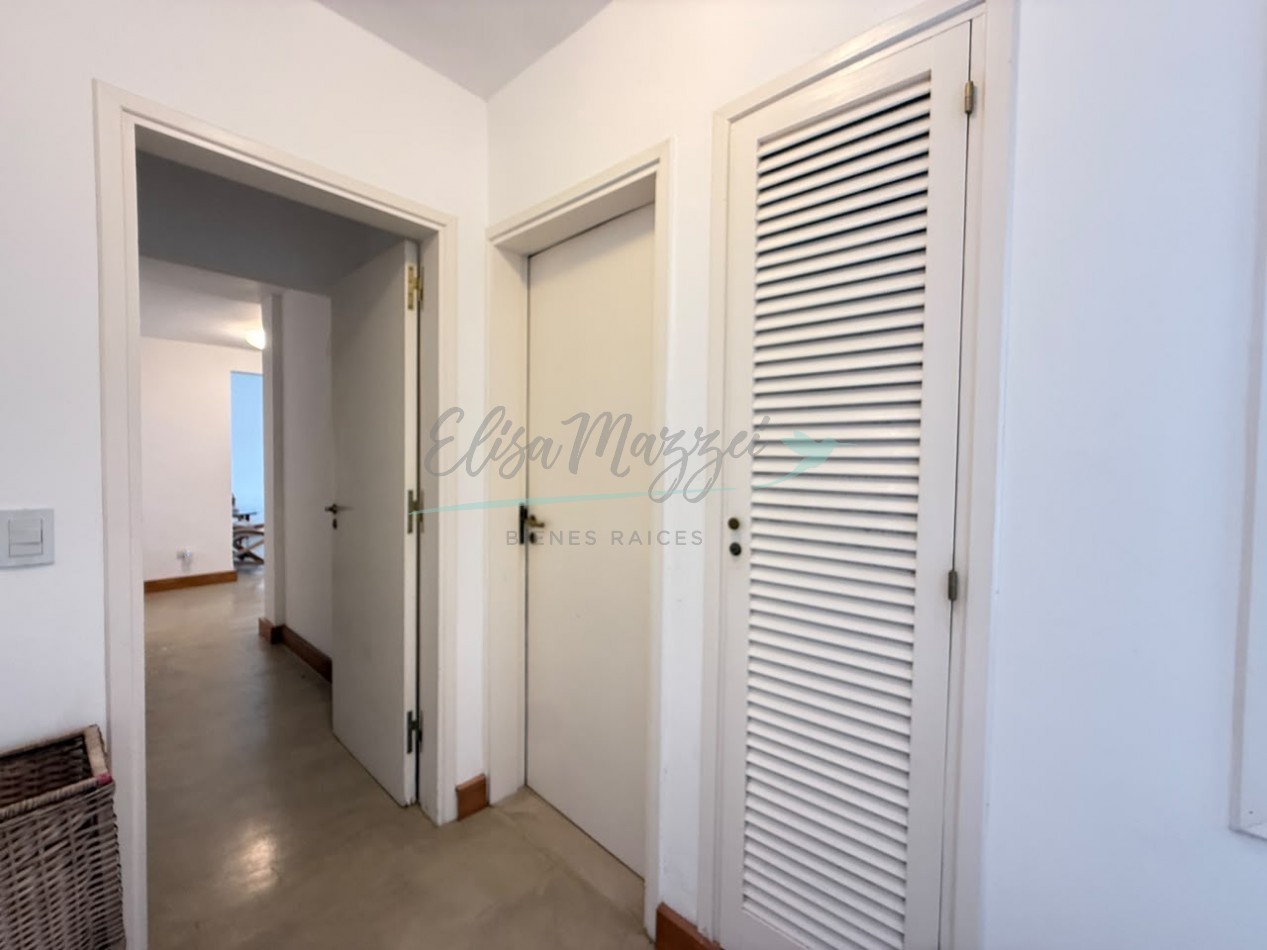 CASA EN VENTA - PINAMAR 
