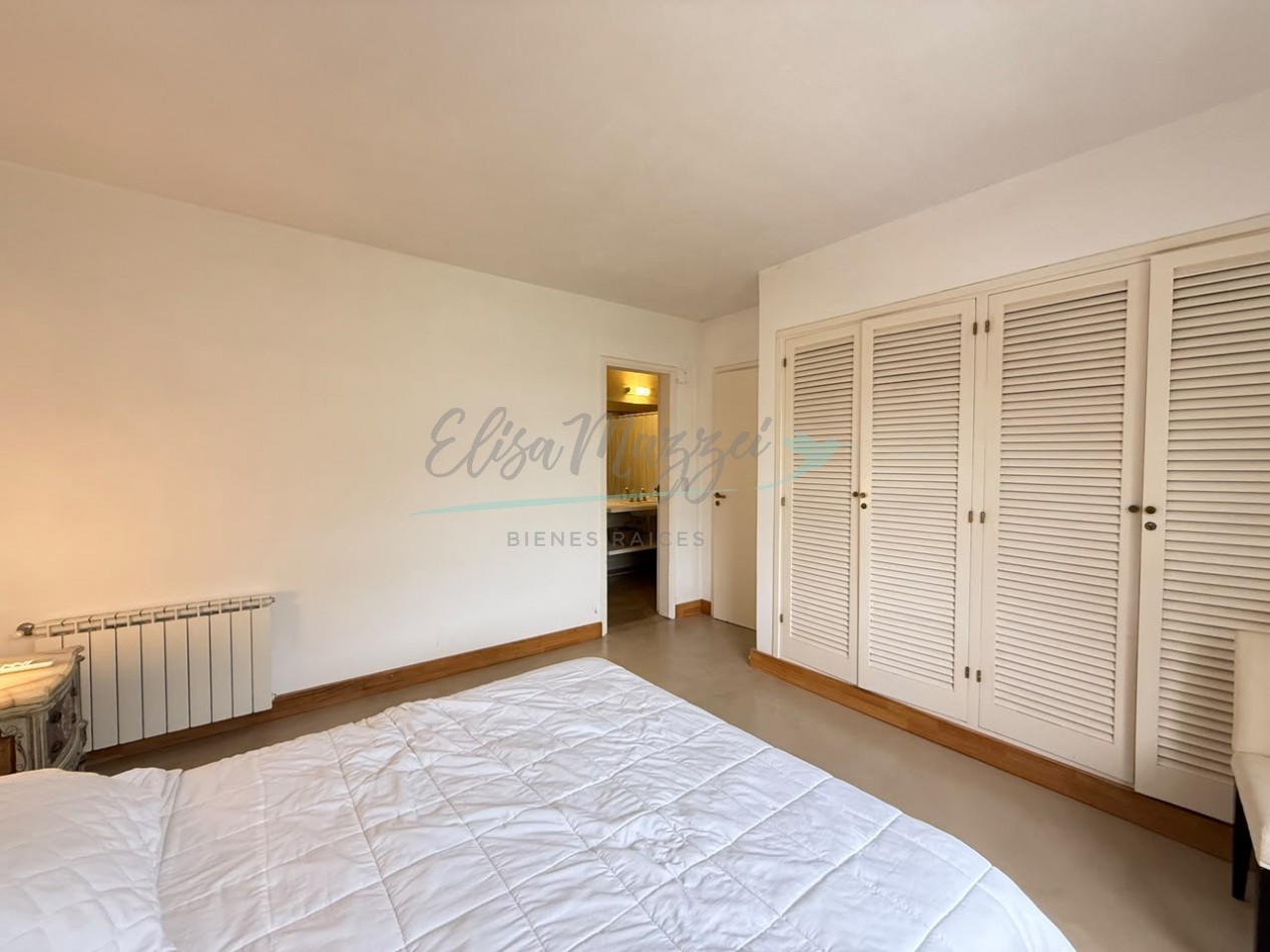 CASA EN VENTA - PINAMAR 