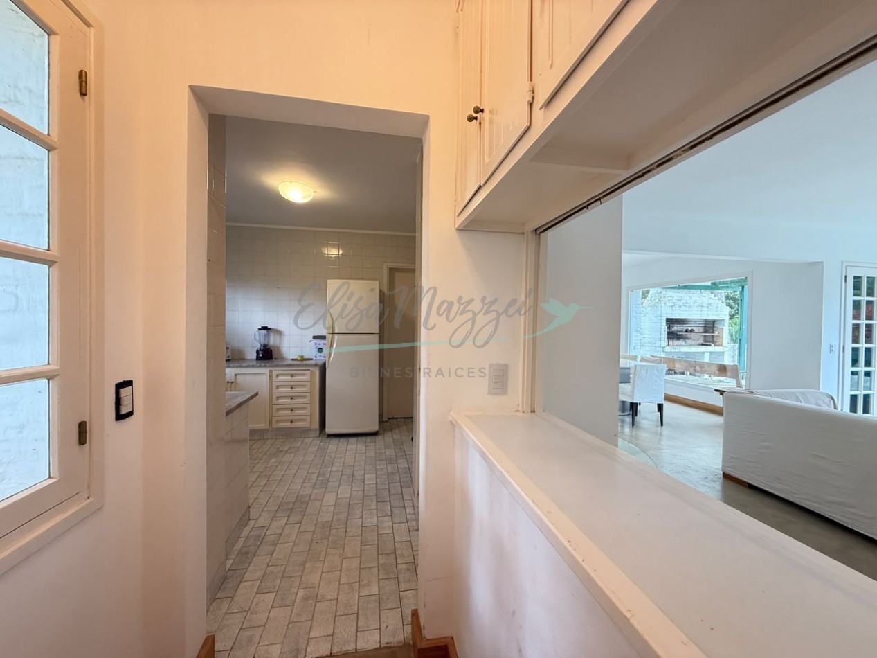 CASA EN VENTA - PINAMAR 
