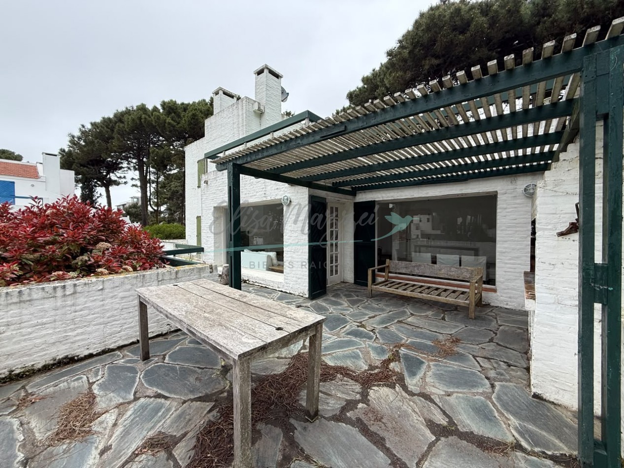 CASA EN VENTA - PINAMAR 