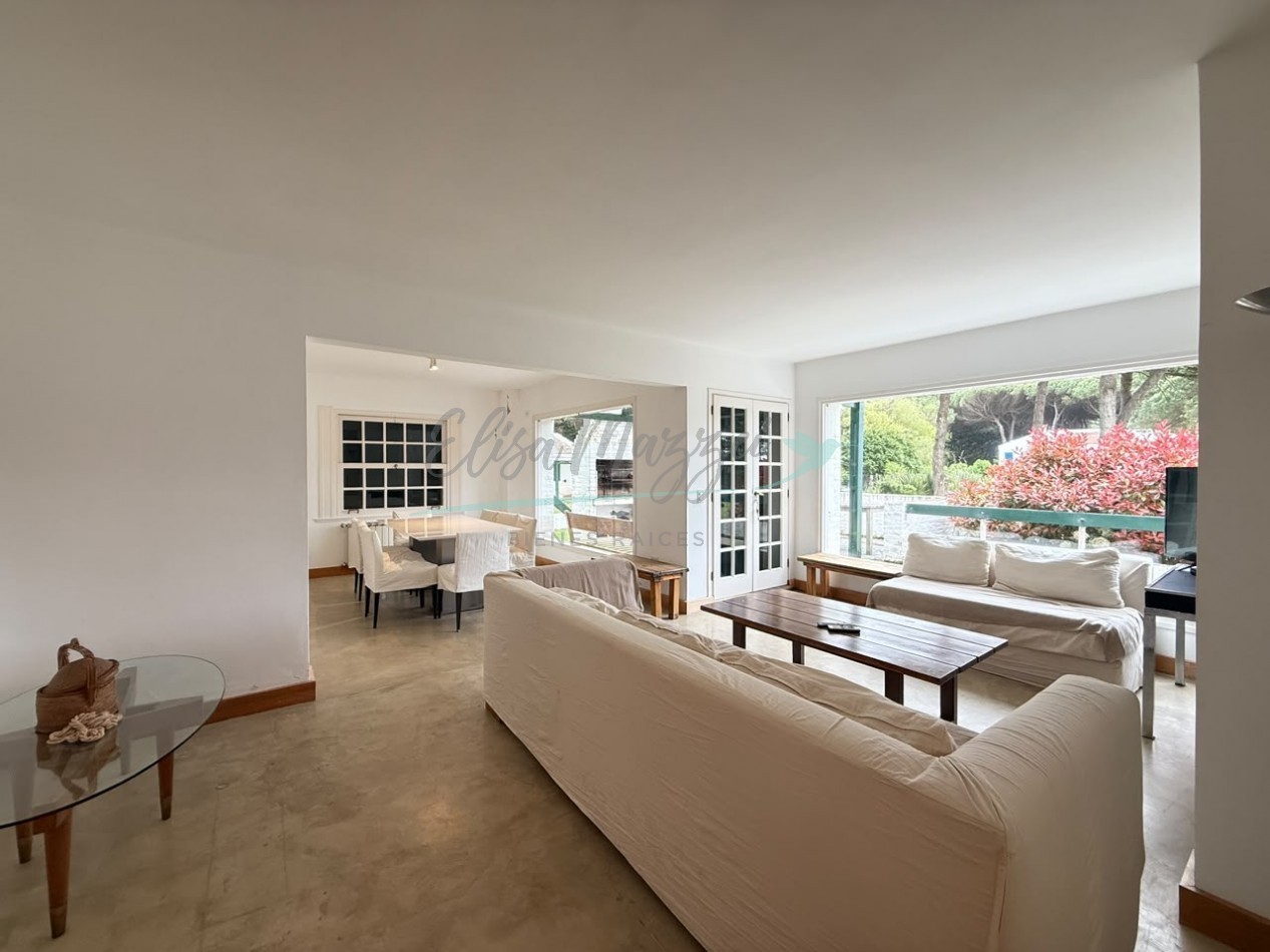 CASA EN VENTA - PINAMAR 