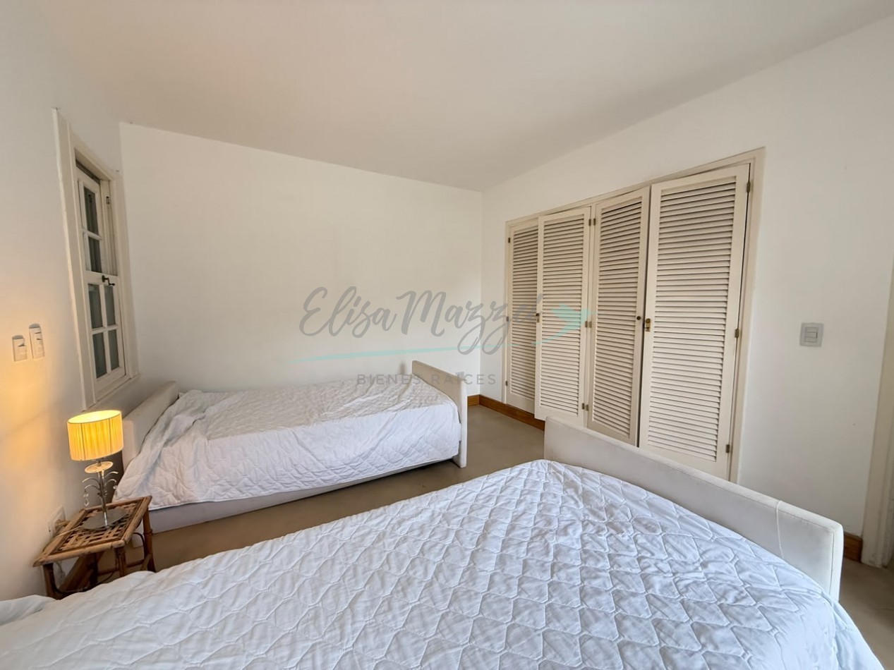 CASA EN VENTA - PINAMAR 