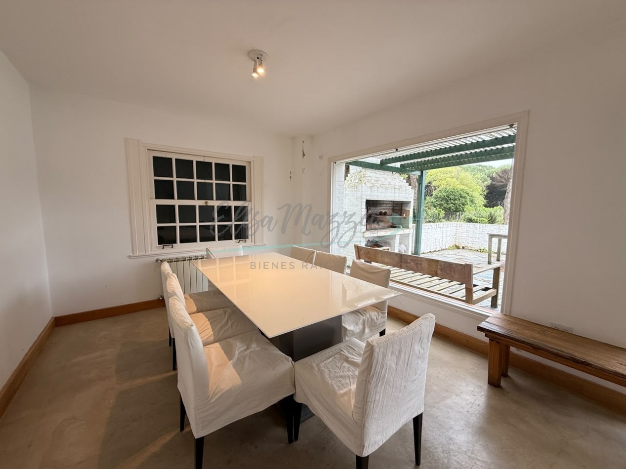 CASA EN VENTA - PINAMAR 