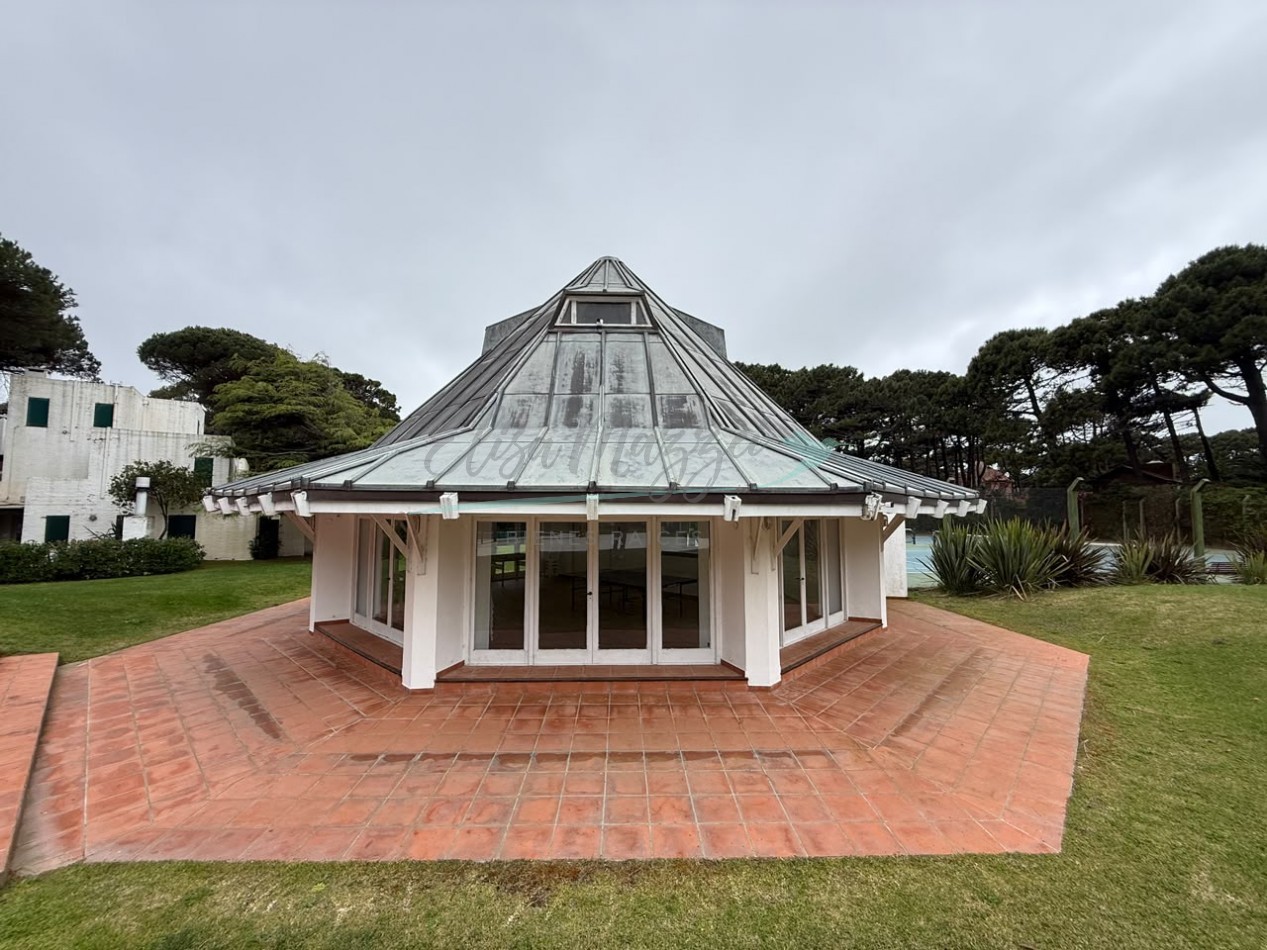 CASA EN VENTA - PINAMAR 