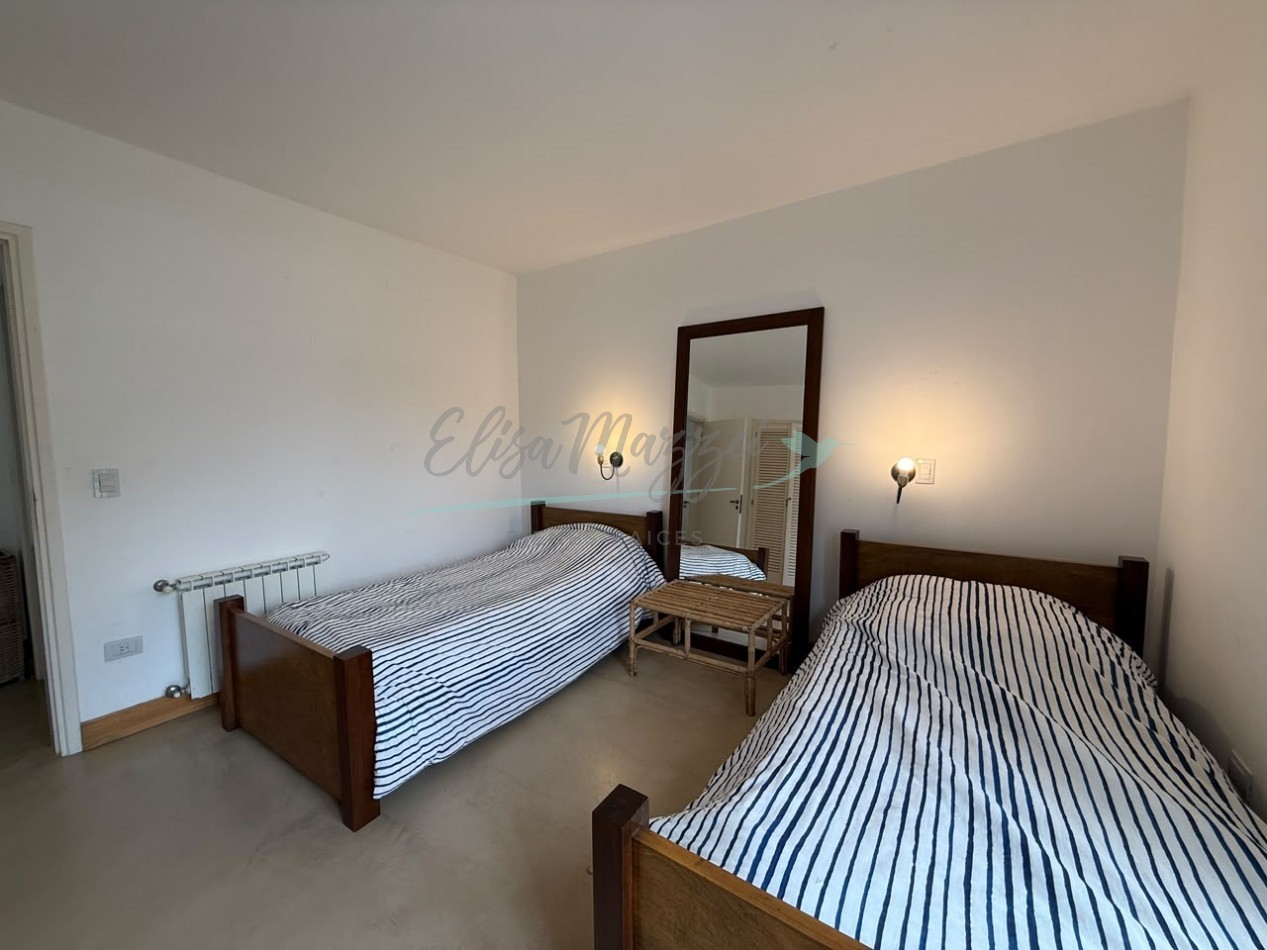 CASA EN VENTA - PINAMAR 