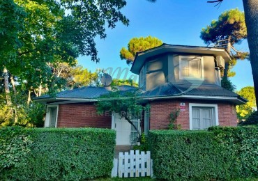 CASA EN VENTA - PINAMAR