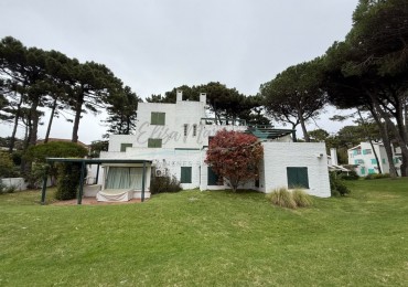 CASA EN VENTA - PINAMAR 